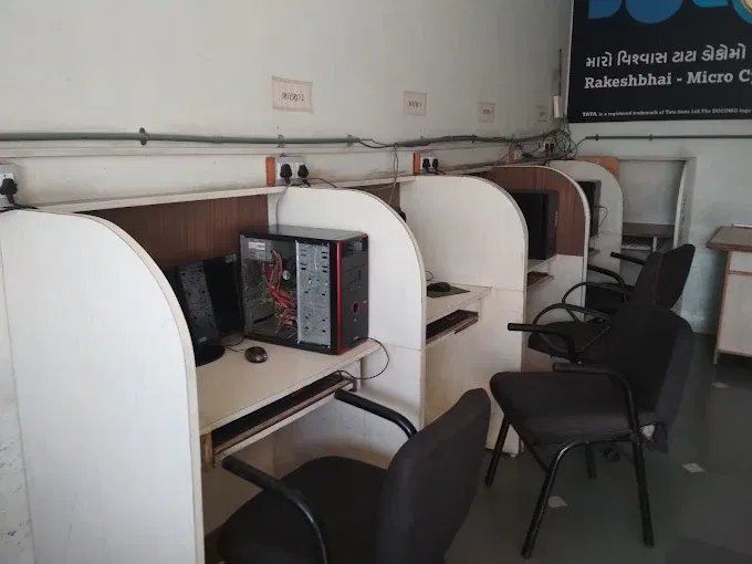 Micro Cyber Zone na computer counters